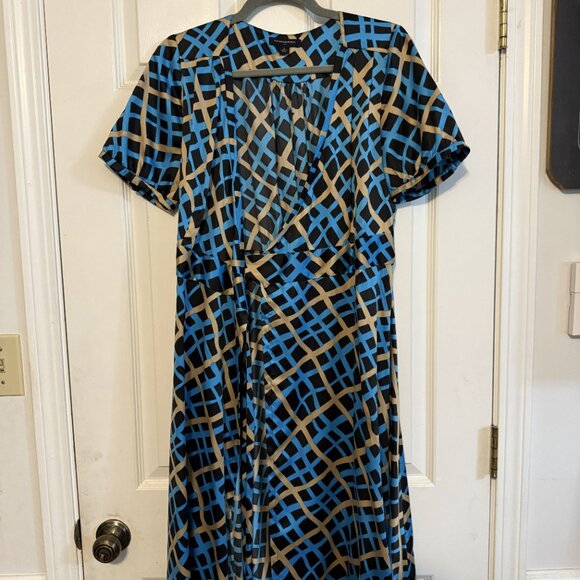 Banana Republic Geometric Print Wrap Dress – Size 8 - Picture 3 of 5